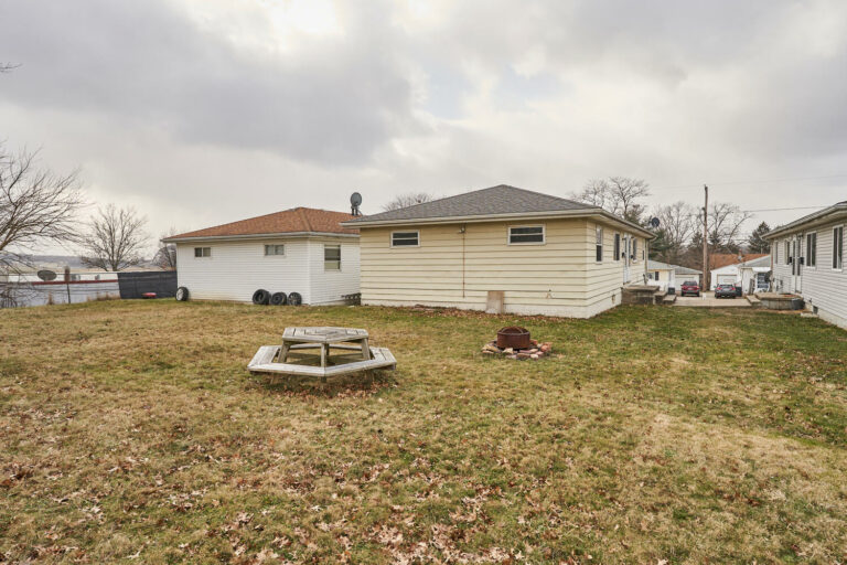 635 Fulmer Ave Akron OH 44312-large-004-005-DSC01225-1500x1000-72dpi